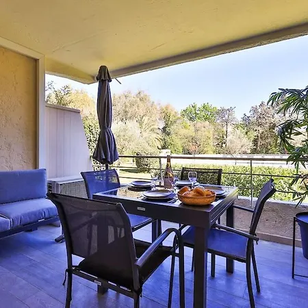 2 Pieces, Piscine Et Parking Centre De St Tropez Apartamento