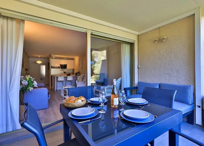 2 Pieces, Piscine Et Parking Centre De St Tropez Apartment *