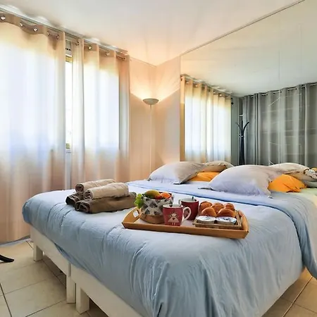 2 Pieces, Piscine Et Parking Centre De St Tropez *