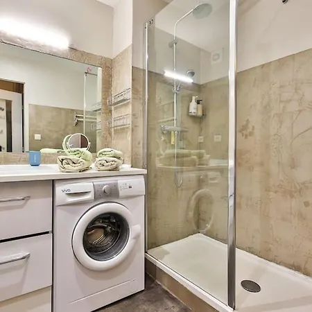 2 Pieces, Piscine Et Parking Centre De St Tropez アパート サントロペ