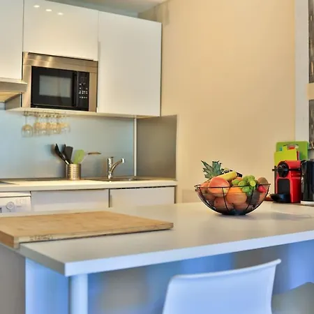 2 Pieces, Piscine Et Parking Centre De St Tropez サントロペ